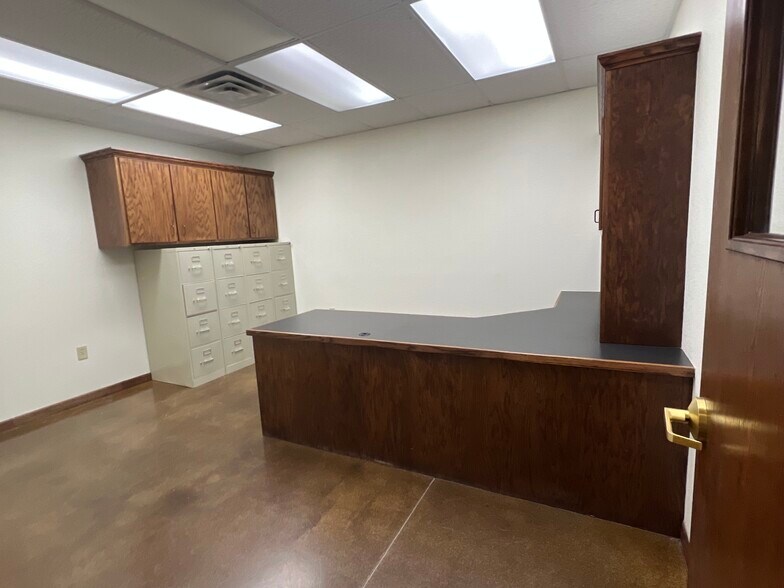 More Photos Of 4301 Danhil Dr, Brownwood Manufacturing For Lease