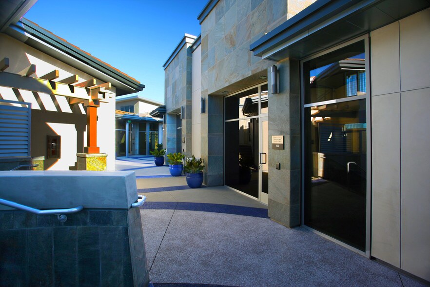 More Photos Of 5055 N Harbor Dr, San Diego Office For Lease