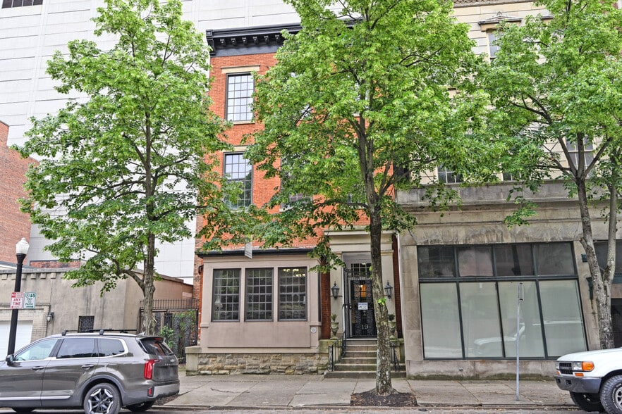 Primary Photo Of 19 E 8th St, Cincinnati Office For Sale