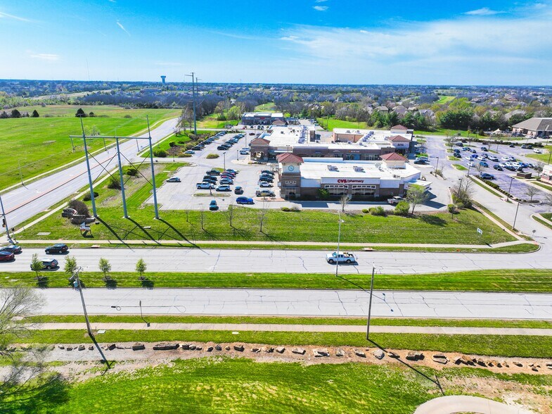 More Photos Of 10050 Woodland Dr, Lenexa Drugstore For Sale