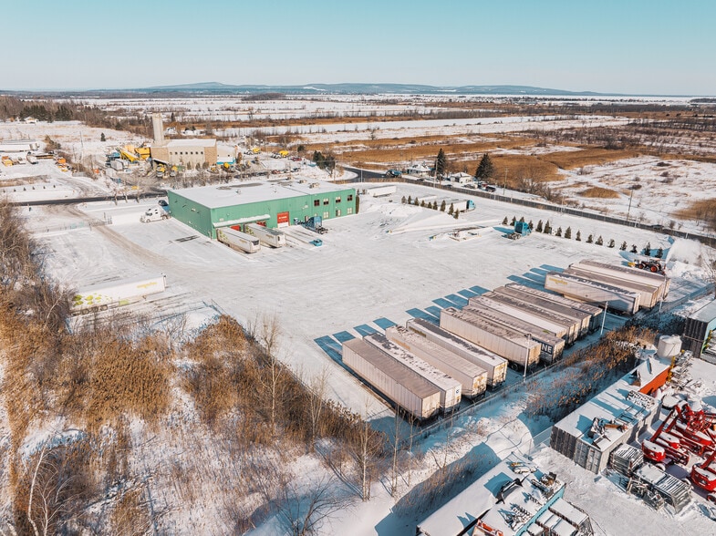 More Photos Of 500 Montée Labossière, Vaudreuil-dorion Service For Sale