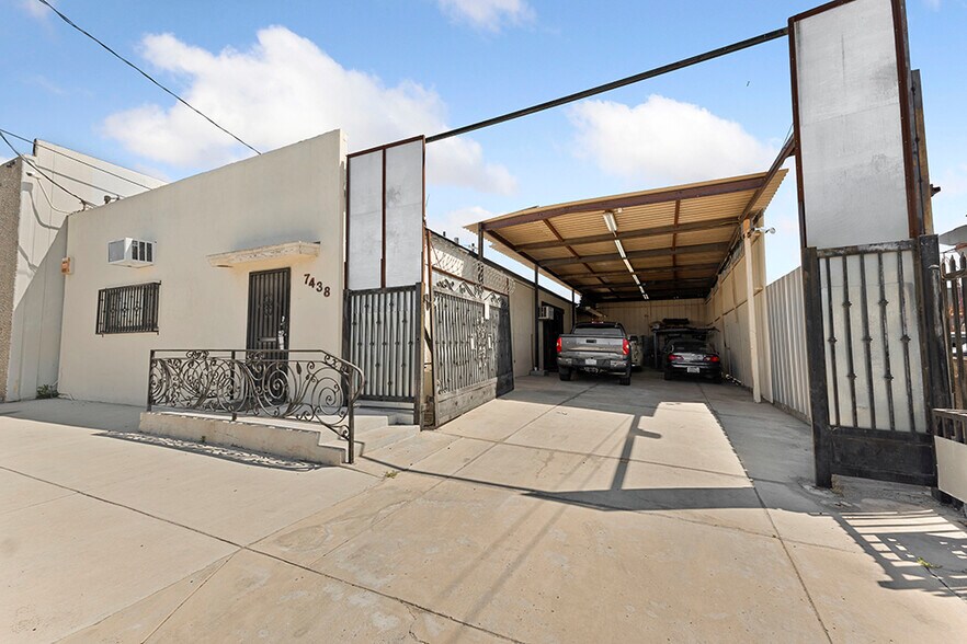 More Photos Of 7438 Varna Ave, North Hollywood Warehouse For Sale