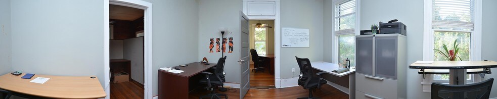 More Photos Of 2125 E Cesar Chavez St, Austin Office For Lease