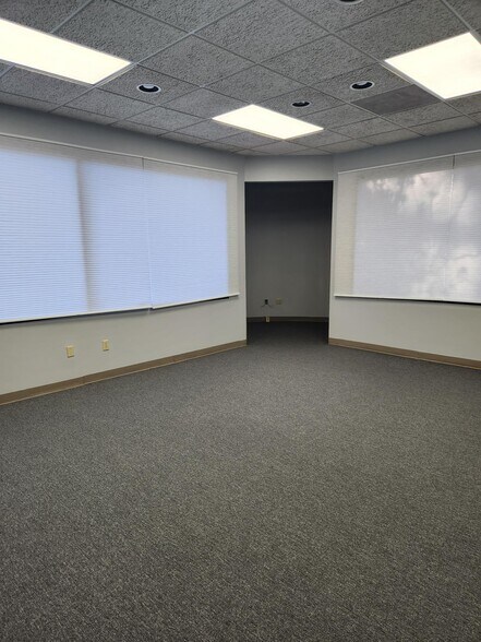 More Photos Of 6111 Gazebo Park Pl N, Jacksonville Medical For Lease