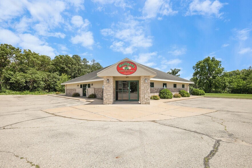 Primary Photo Of 830 Oregon Center Dr, Oregon Restaurant For Sale