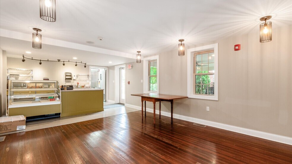 More Photos Of 120 W Main St, Somerset Flex For Sale