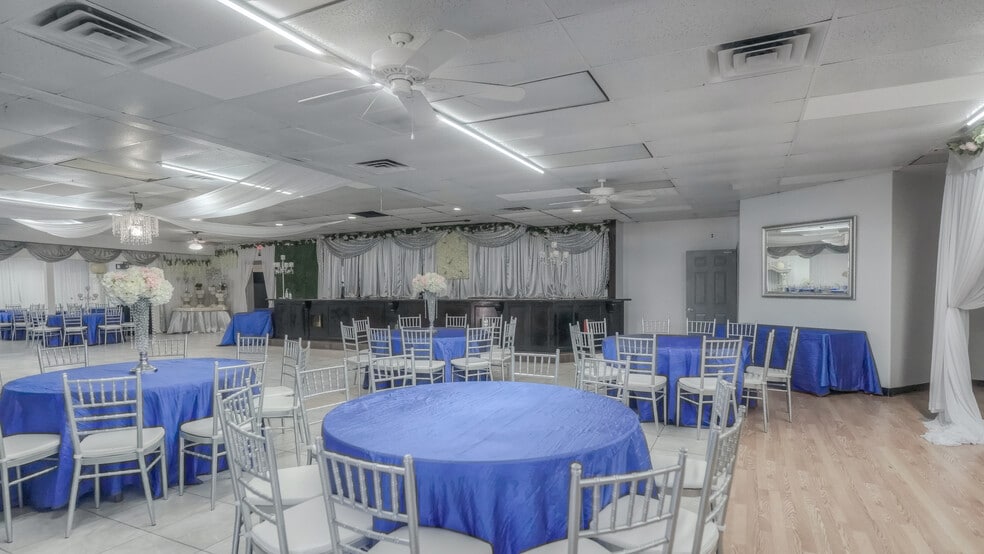 More Photos Of 550 FM 1959 Rd, Houston General Retail For Sale