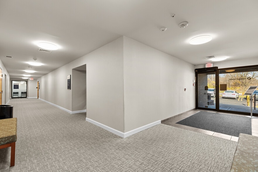 More Photos Of 28711 8 Mile Rd, Livonia Medical For Lease