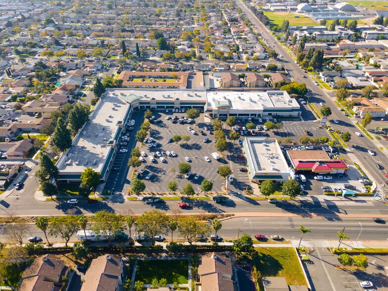 More Photos Of 3150-3170 W Lincoln Ave, Anaheim Unknown For Lease