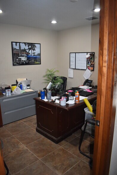 More Photos Of 204 Pr Cardinal Ln, Jourdanton Warehouse For Lease