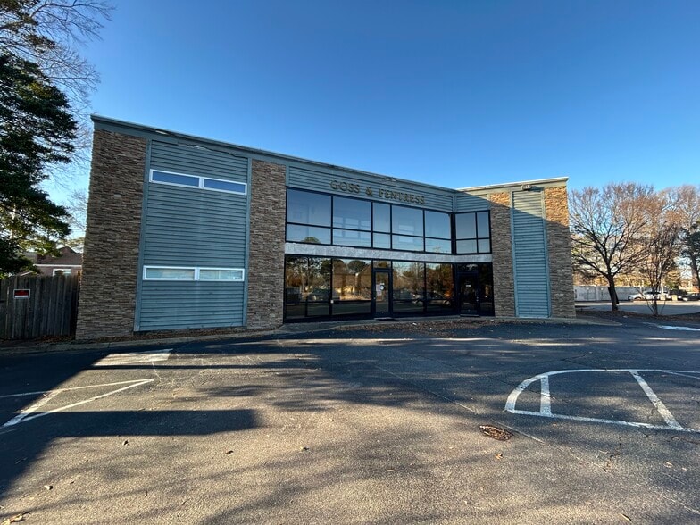 Primary Photo Of 735 Newtown Rd, Norfolk Office For Sale