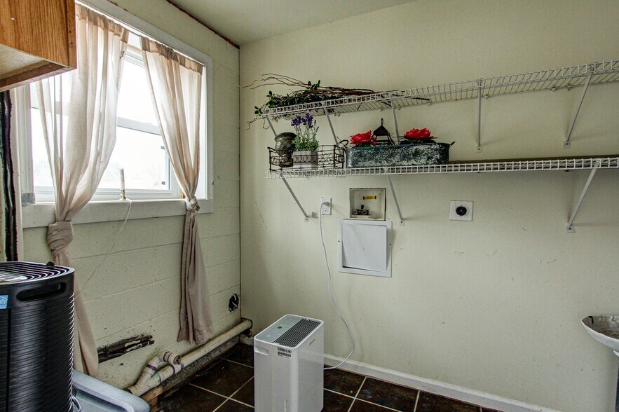 More Photos Of 3328 Huntingdon Pike, Huntingdon Valley Service For Sale