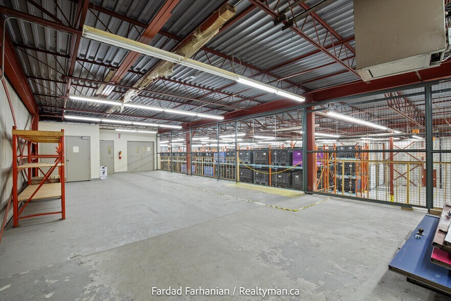 More Photos Of 42 Cardico Dr, Whitchurch-Stouffville Warehouse For Lease