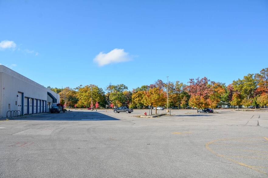 More Photos Of 1212 W South Airport Rd W, Traverse City Department Store For Sale