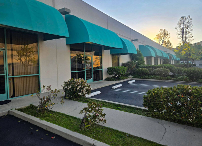 More Photos Of 5352-5380 Sterling Center Dr, Westlake Village Light Distribution For Lease