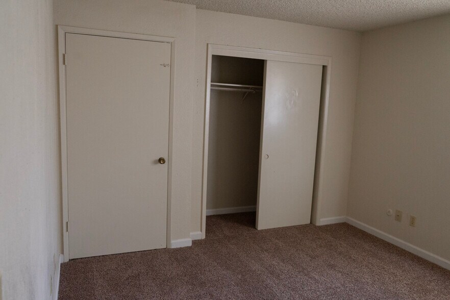 More Photos Of 1491-1499 Bellevue Rd, Atwater Apartments For Sale