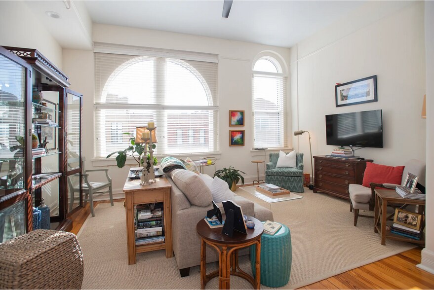 More Photos Of 160 E Main St, Spartanburg Apartments For Sale