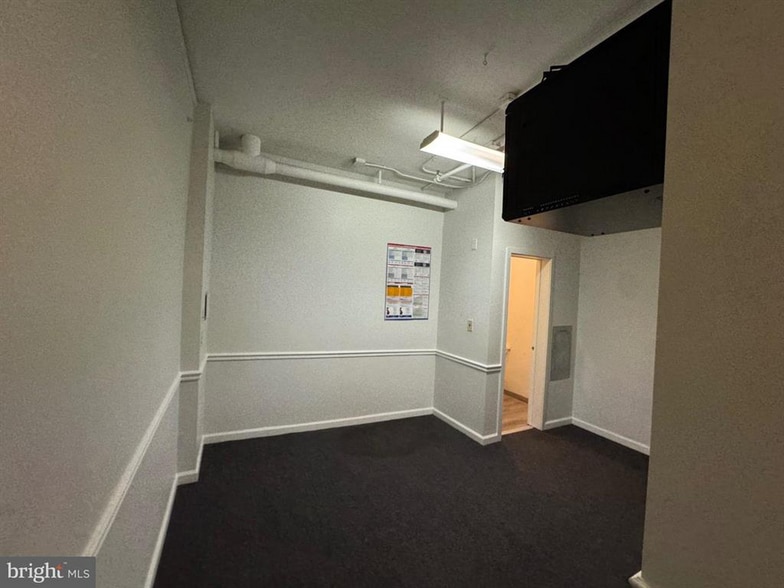More Photos Of 220 Church St, Philadelphia Storefront Retail Office For Lease