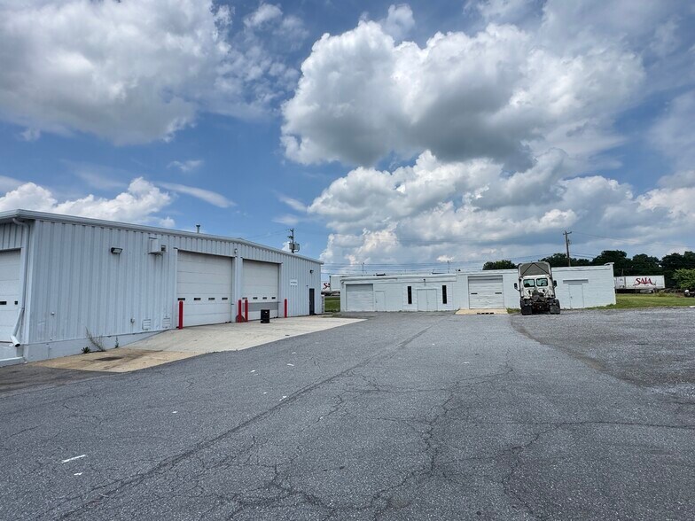 More Photos Of 14515 Industry Dr, Hagerstown Warehouse For Lease