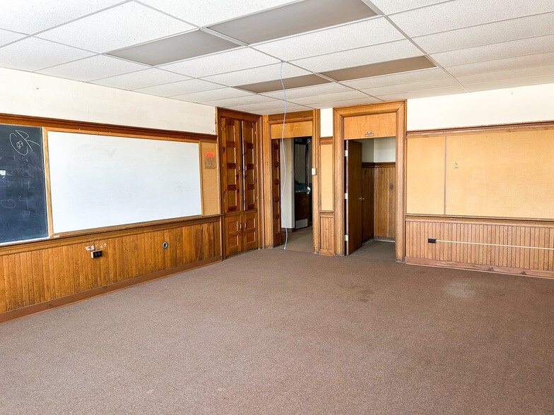 More Photos Of 1101 E 2nd St, Jamestown Schools For Sale