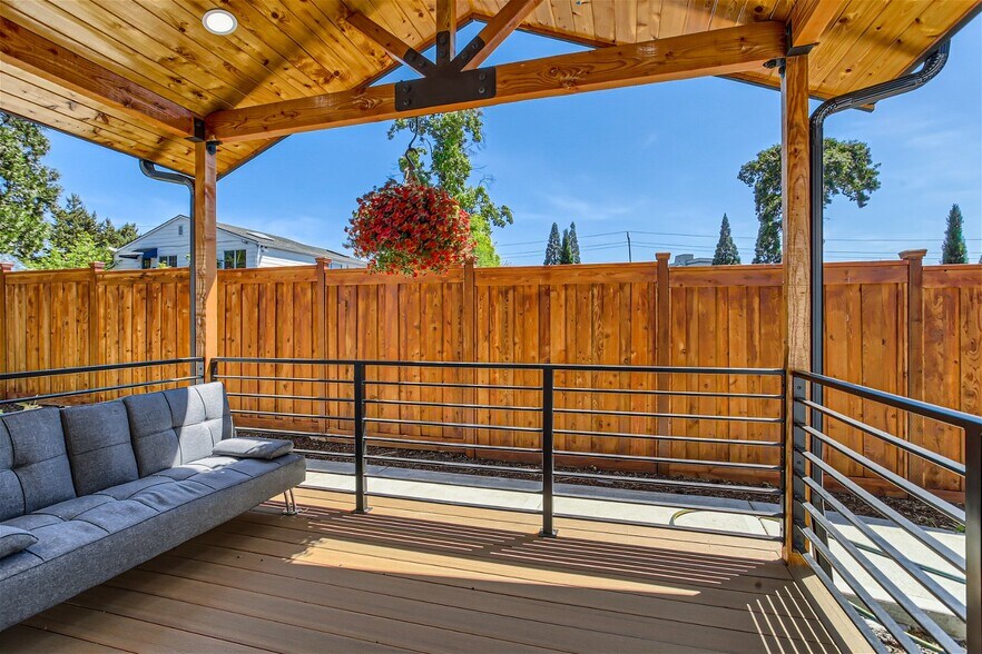 More Photos Of 8955 SW Club Meadow Ln, Portland Continuing Care Retirement Community For Sale