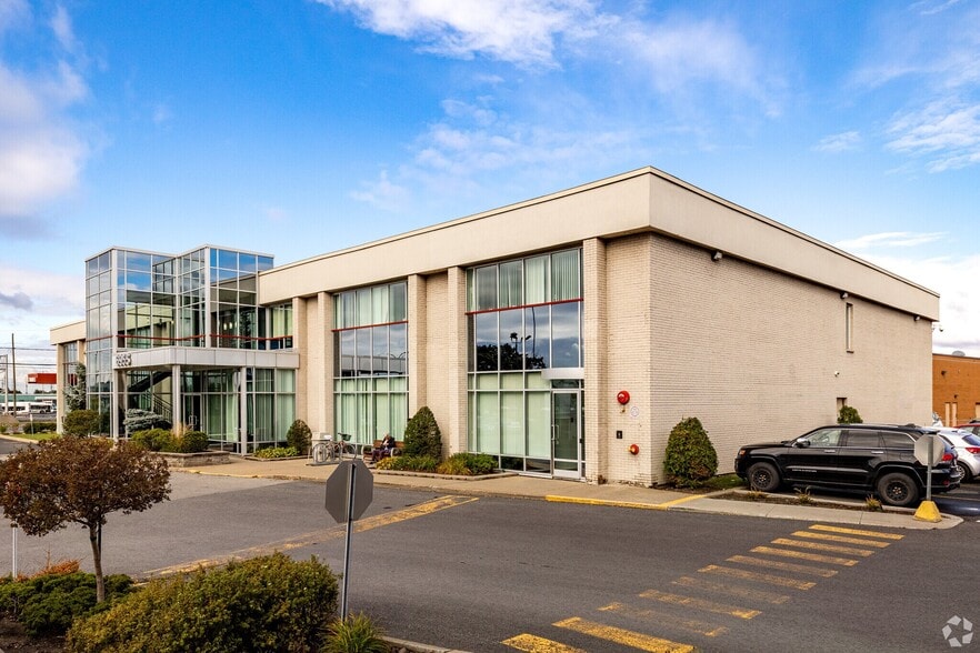 More Photos Of 6953-6975 Taschereau Boul, Brossard Office For Lease