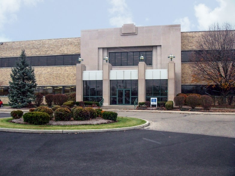 Primary Photo Of 2525 N Shadeland Ave, Indianapolis Light Distribution For Lease