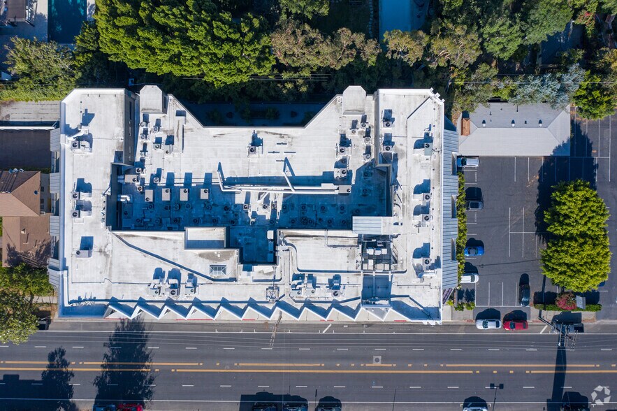 More Photos Of 4130 Cahuenga Blvd, Toluca Lake Medical For Lease