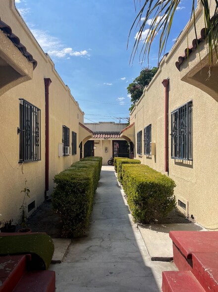 More Photos Of 4321 Woodlawn Ave, Los Angeles Apartments For Sale