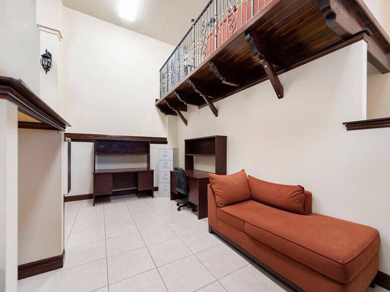 More Photos Of 11050 N Kendall Dr, Miami Loft Creative Space For Sale