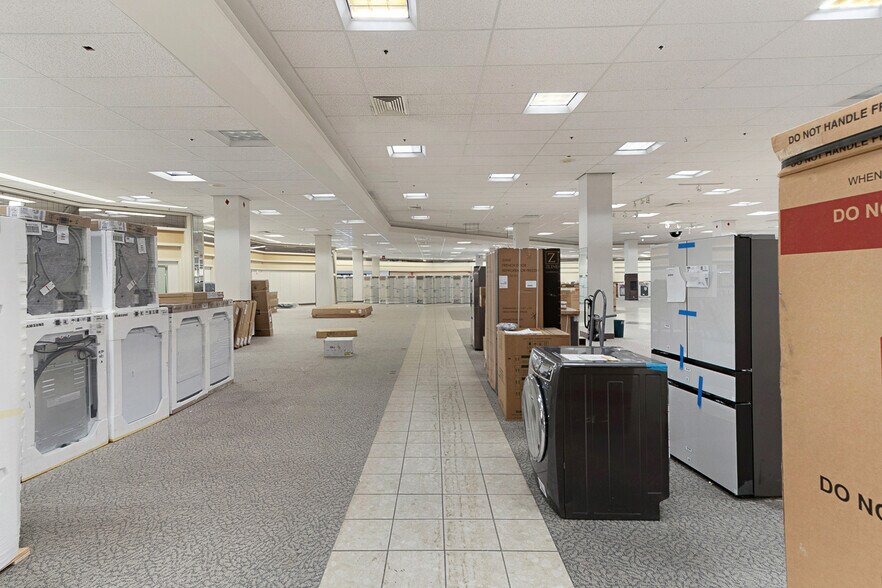 More Photos Of 1400 Dell Range Blvd, Cheyenne Unknown For Lease