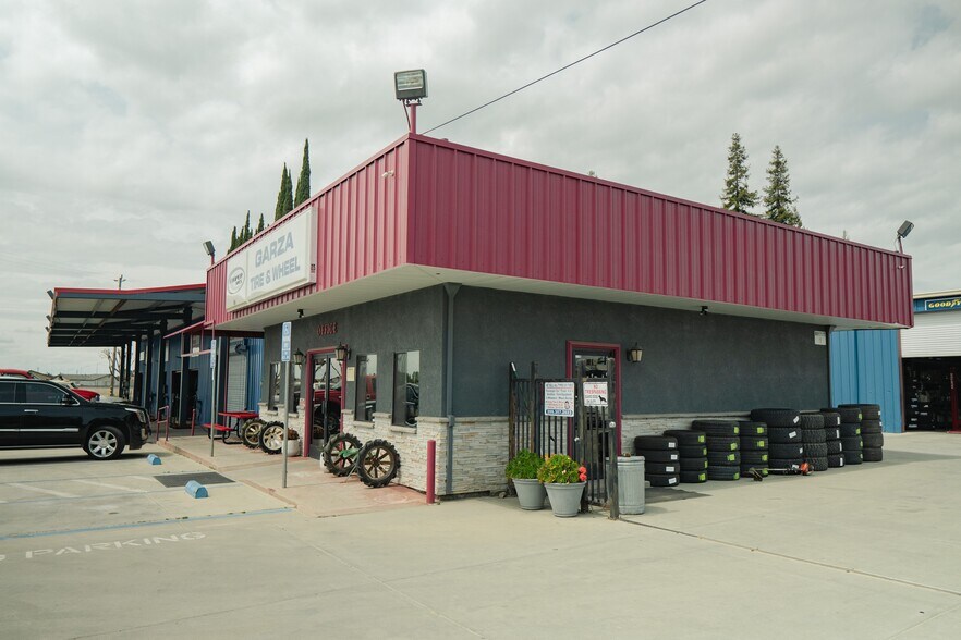 More Photos Of 6886 Santa Fe Dr, Winton Auto Repair For Sale