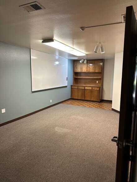 More Photos Of 1930 5th St, Davis Manufacturing For Lease