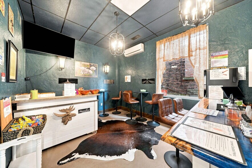 More Photos Of 68 W Maiden St, Washington Freestanding For Sale