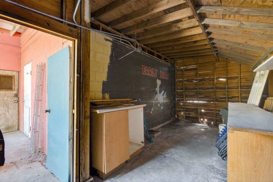 More Photos Of 800 S US 301, Sumterville Restaurant For Sale