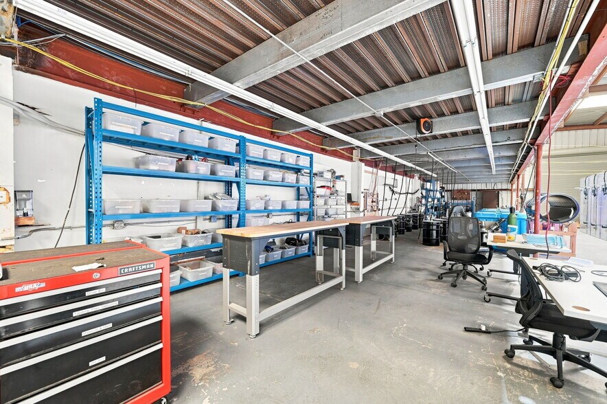 More Photos Of 2757 16th St, San Francisco Warehouse For Lease