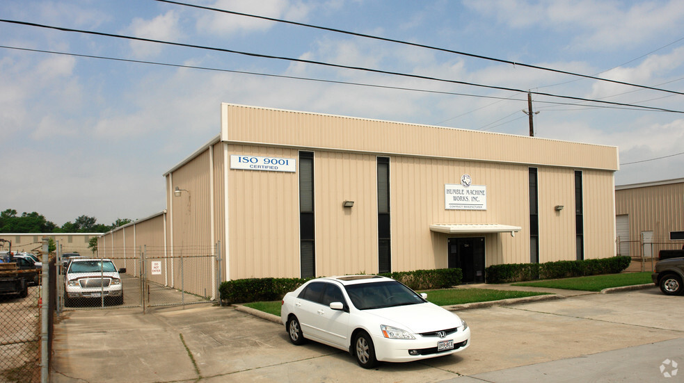 Primary Photo Of 134 Wilson Rd, Humble Manufacturing For Sale