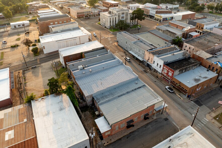 More Photos Of 519 E Goliad Ave, Crockett Storefront For Sale