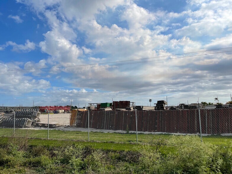 More Photos Of 500 Orange Avenue Cir, Belle Glade Land For Lease