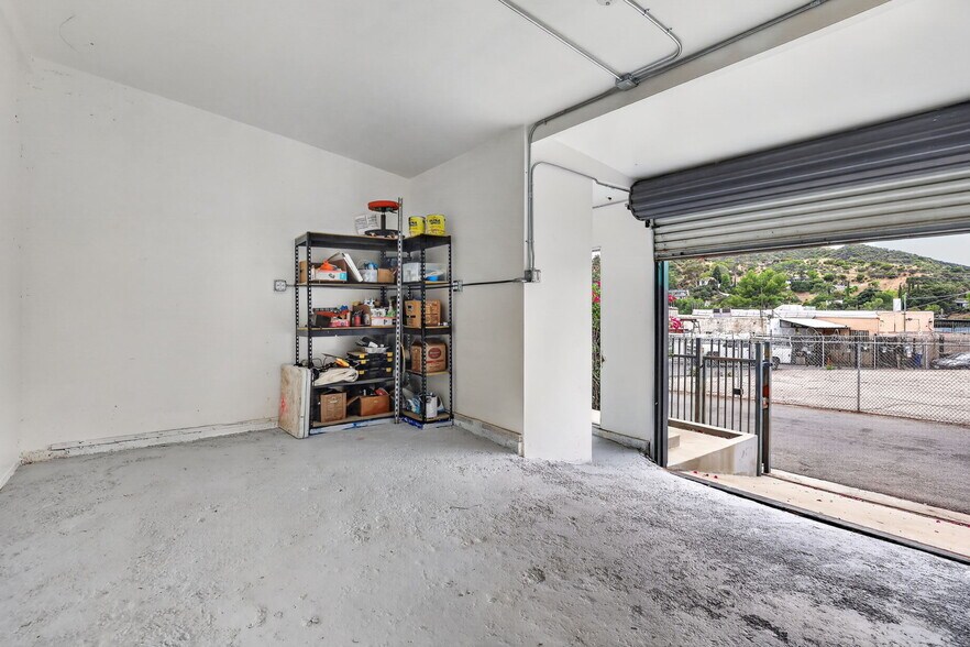 More Photos Of 9939 Commerce Ave, Tujunga Storefront For Sale