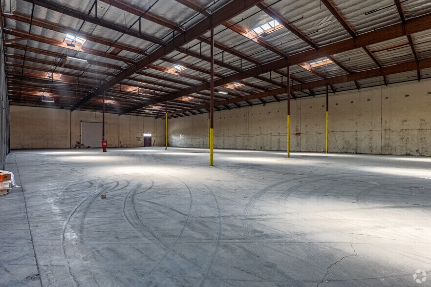 More Photos Of 18903 Anelo Ave, Carson Warehouse For Lease
