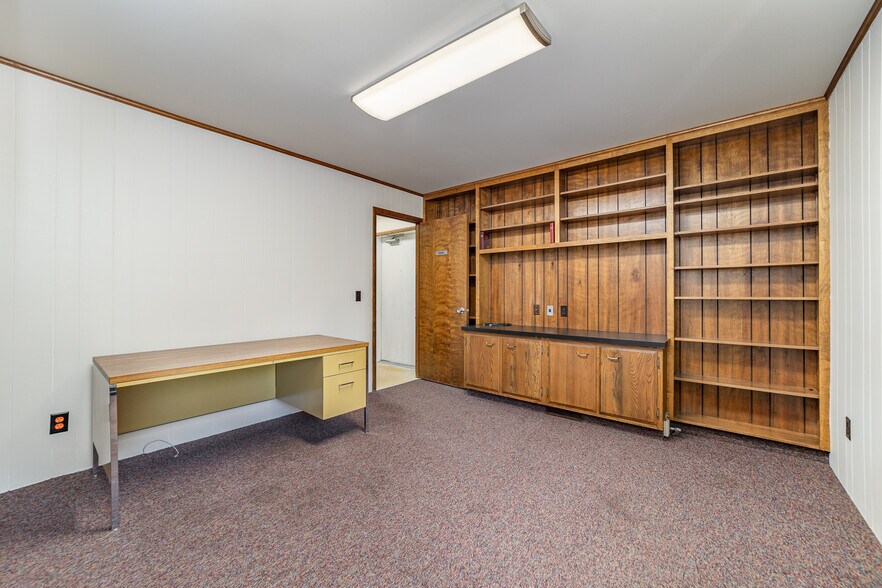 More Photos Of 3150 Hallmark Ct, Saginaw Medical For Sale