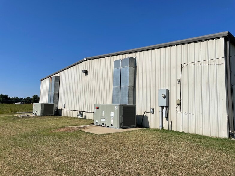 More Photos Of 2735 Moscow Ave, Hickman Freestanding For Lease