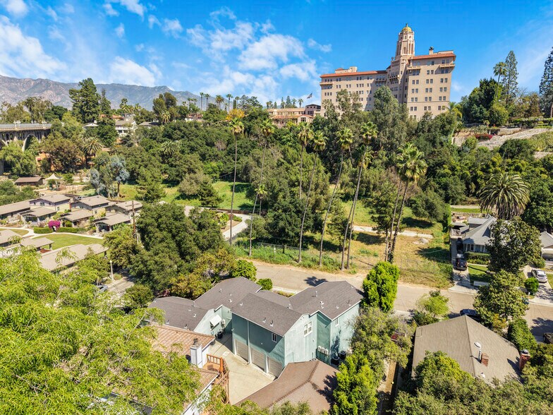 More Photos Of 646 Westminster Dr, Pasadena Multifamily For Sale