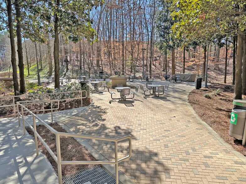 More Photos Of 4100 Wildwood Pky, Atlanta Unknown For Lease