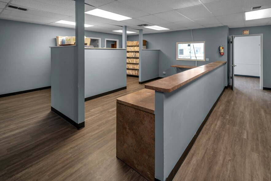 More Photos Of 1712 Buena Vista St, San Antonio Medical For Lease