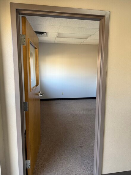 More Photos Of 7108 Texas Rd, Fort Smith Office For Sale