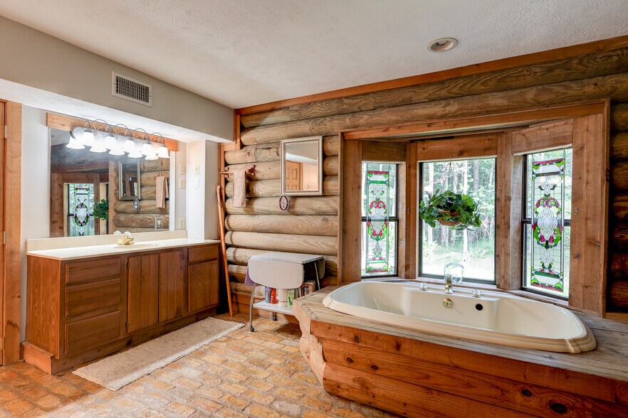 More Photos Of 4032 Highway 48 W, Mccomb Specialty For Sale