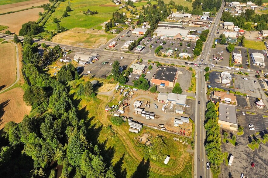 More Photos Of 8082 Guide Meridian, Lynden Freestanding For Sale