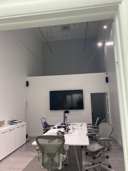 More Photos Of 8800 NW 13th Ter, Miami Warehouse For Lease